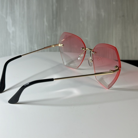 Unbranded fashion sunglasses NWOT - Picture 3 of 5